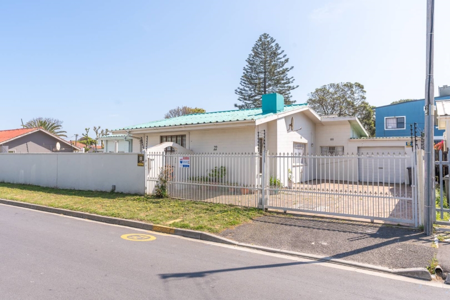 4 Bedroom Property for Sale in Rugby Western Cape